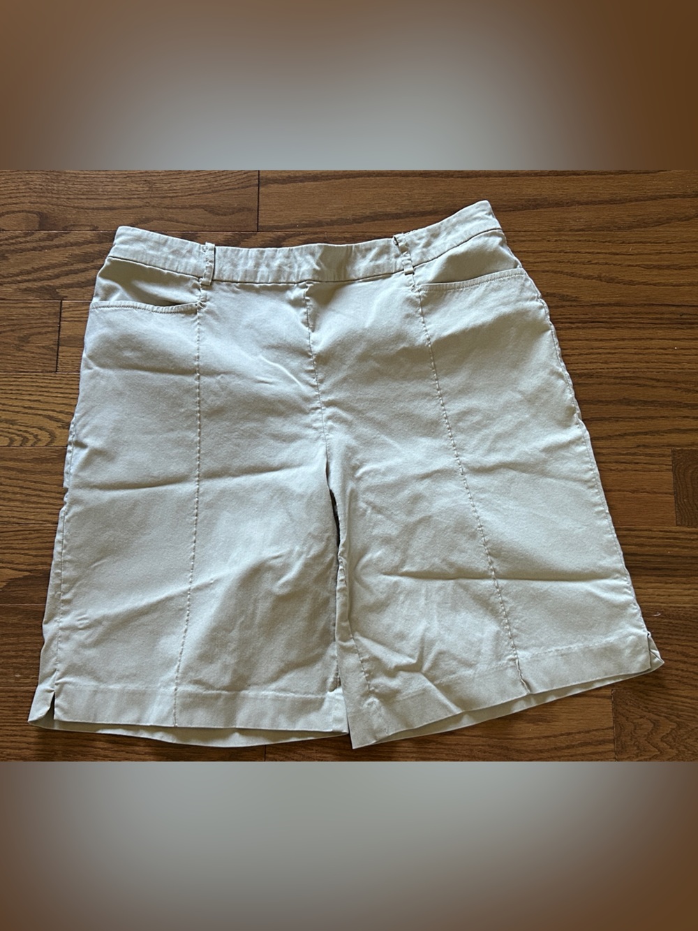 Clubhouse Isaac Mizrahi Live Women’s Cream Casual Pull-On Shorts Sz L